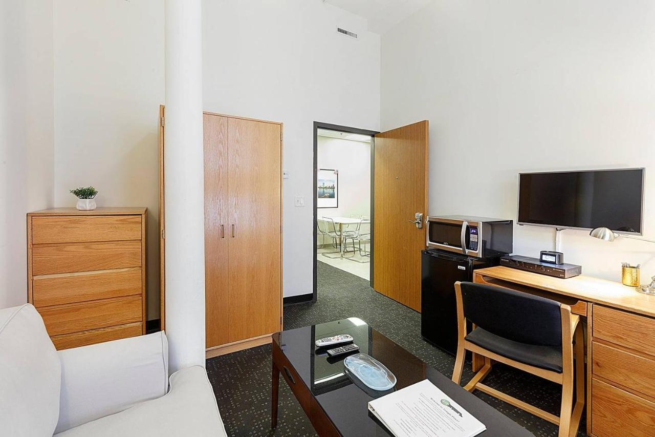 Appartamento Studio Ready 4 Students & Traveling Professionals! 310 Boston Esterno foto